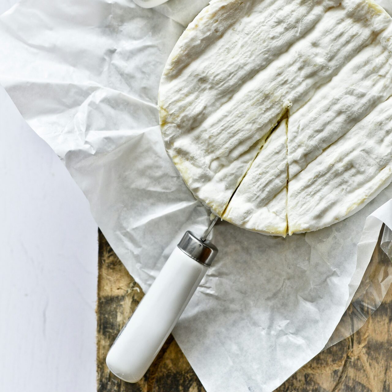 How to Create The Perfect French Cheese Board
